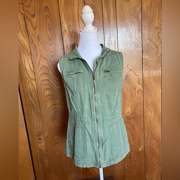 MERONA EUC vest green with flower on the back size small. - Picture 2 of 6
